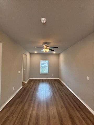 321 Grove Lane, Bentonville, AR 72713