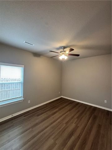 321 Grove Lane, Bentonville, AR 72713