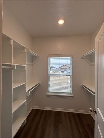 321 Grove Lane, Bentonville, AR 72713