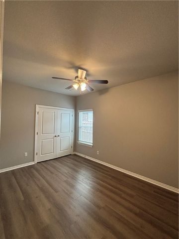 321 Grove Lane, Bentonville, AR 72713