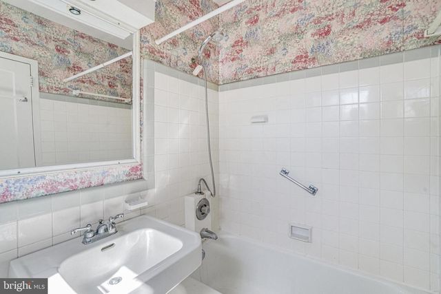 1119 BEVERLEY DR, Alexandria, VA 22302