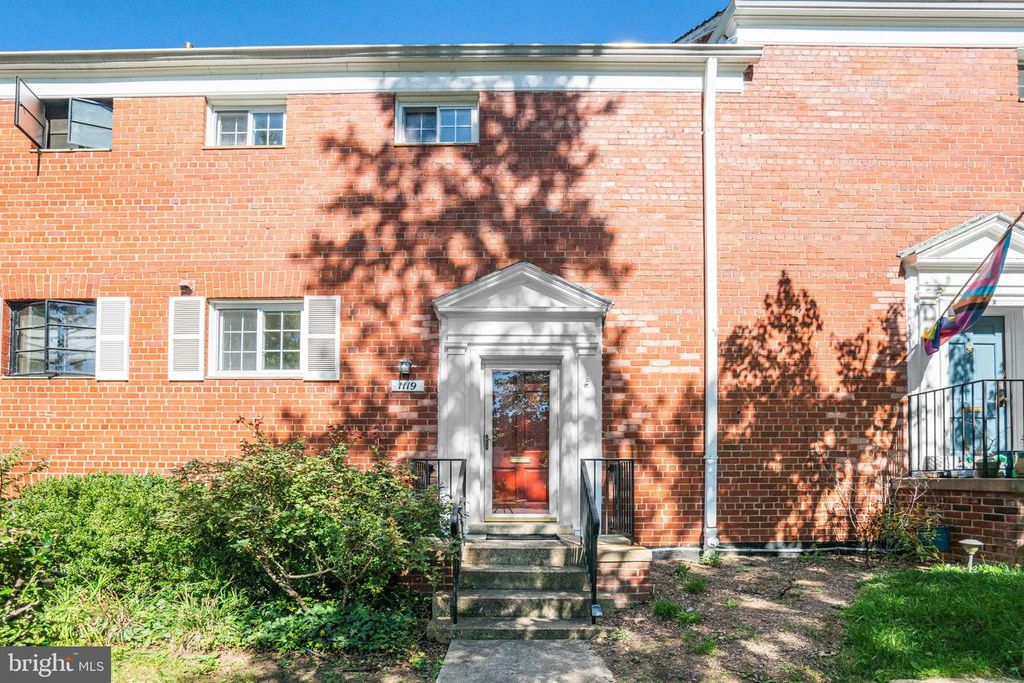1119 BEVERLEY DR, Alexandria, VA 22302