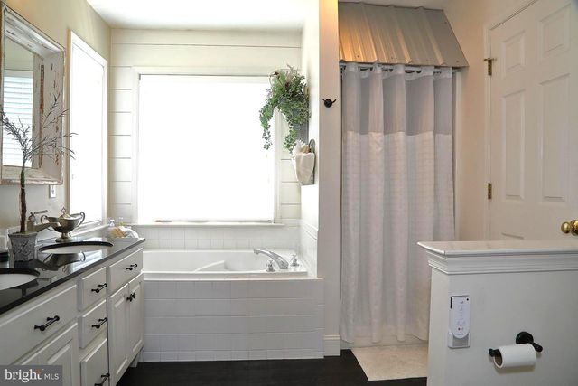 18 HARTFORD DR, Annville, PA 17003