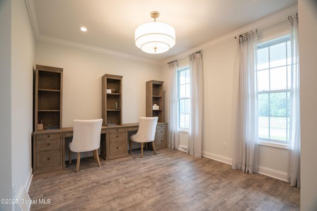 4 Windrow Way, Halfmoon, NY 12118