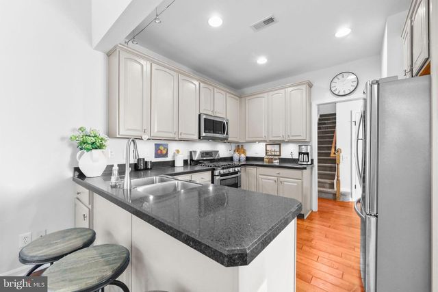 24 WRENTHAM DR, Medford, NJ 08055