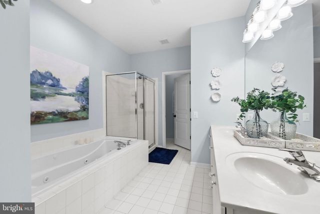 24 WRENTHAM DR, Medford, NJ 08055