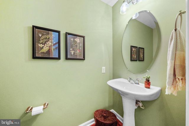 24 WRENTHAM DR, Medford, NJ 08055