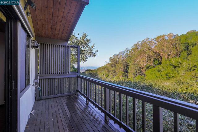 1383 Alvarado Rd, Berkeley, CA 94705