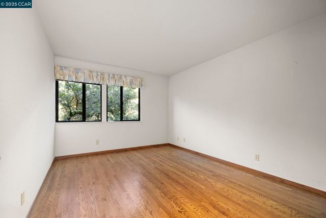 1383 Alvarado Rd, Berkeley, CA 94705