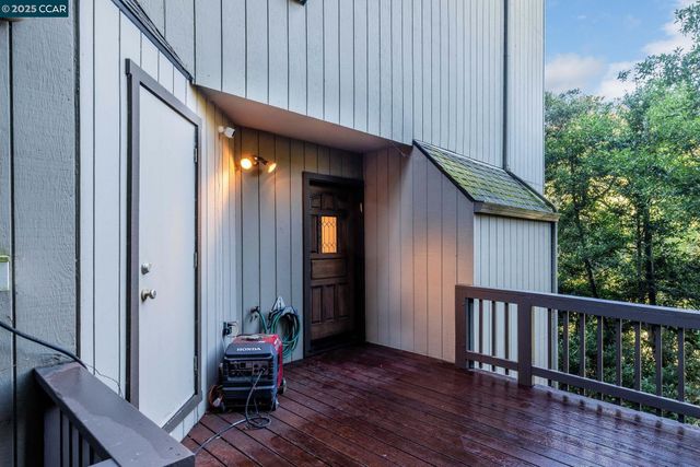 1383 Alvarado Rd, Berkeley, CA 94705