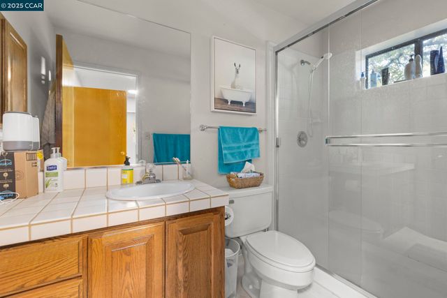 1383 Alvarado Rd, Berkeley, CA 94705