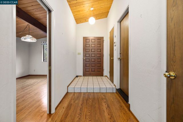 1383 Alvarado Rd, Berkeley, CA 94705