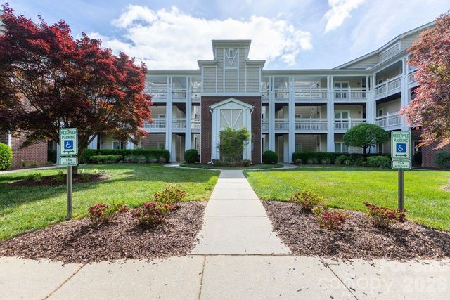 930 Jetton Street 29, Davidson, NC 28036