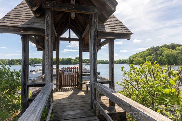 930 Jetton Street 29, Davidson, NC 28036