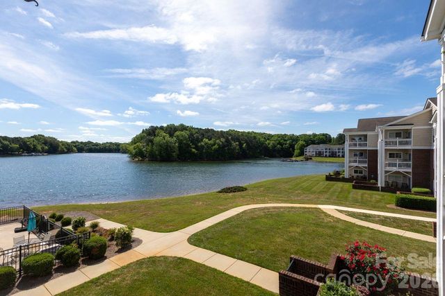 930 Jetton Street 29, Davidson, NC 28036