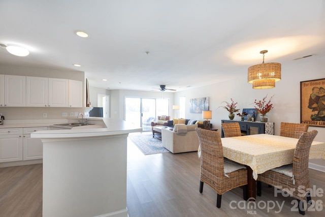 930 Jetton Street 29, Davidson, NC 28036