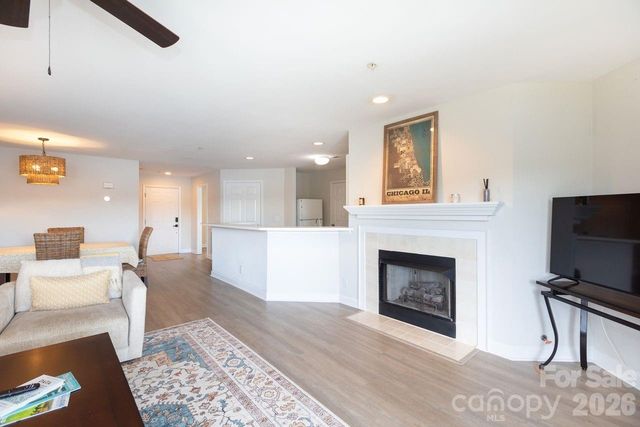 930 Jetton Street 29, Davidson, NC 28036