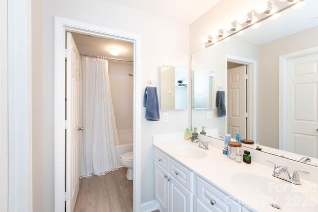 930 Jetton Street 29, Davidson, NC 28036
