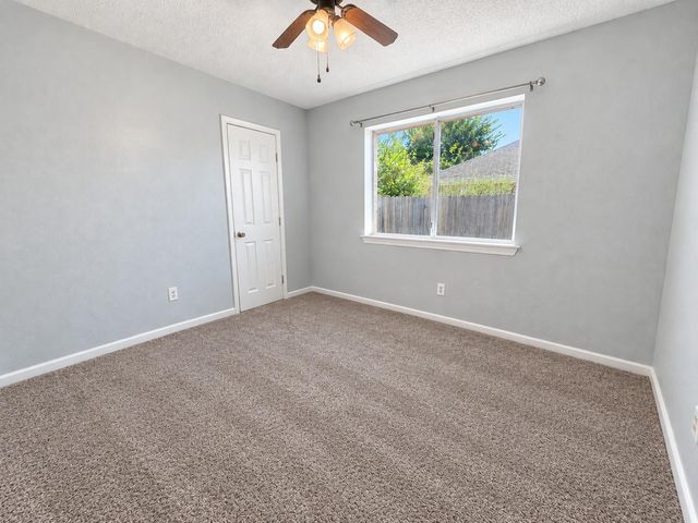3804 Briar Hollow Drive, Dickinson, TX 77539