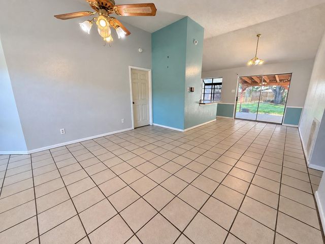 3804 Briar Hollow Drive, Dickinson, TX 77539