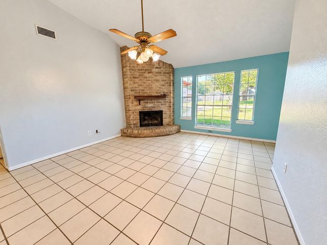 3804 Briar Hollow Drive, Dickinson, TX 77539