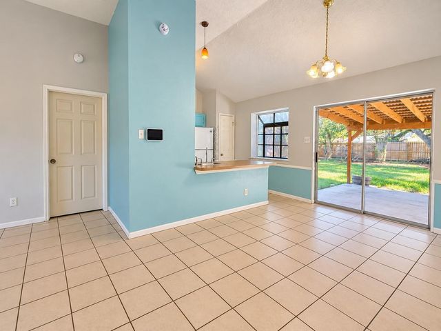 3804 Briar Hollow Drive, Dickinson, TX 77539