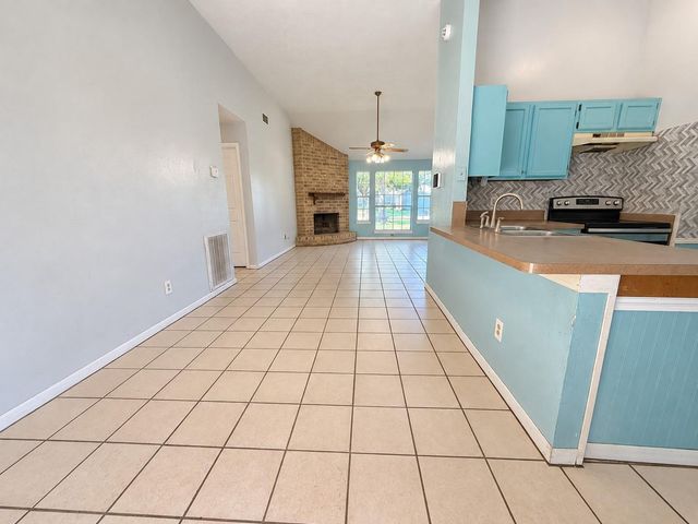 3804 Briar Hollow Drive, Dickinson, TX 77539