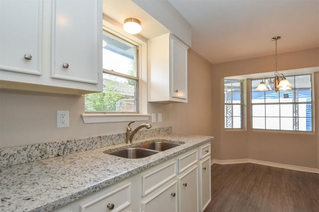 11719 Murr Way, Houston, TX 77048
