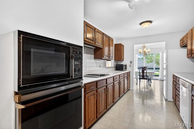 14300 Conway Meadows Court 202, Chesterfield, MO 63017