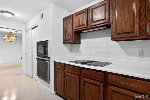 14300 Conway Meadows Court 202, Chesterfield, MO 63017