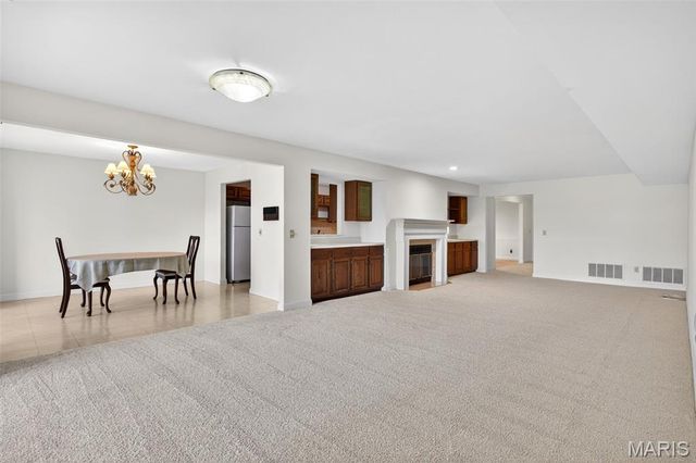 14300 Conway Meadows Court 202, Chesterfield, MO 63017