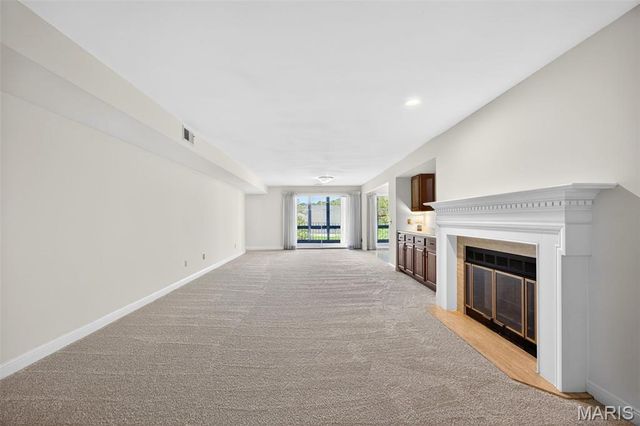 14300 Conway Meadows Court 202, Chesterfield, MO 63017