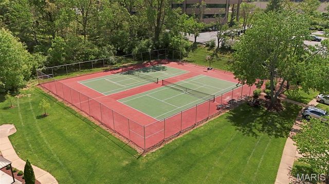 14300 Conway Meadows Court 202, Chesterfield, MO 63017