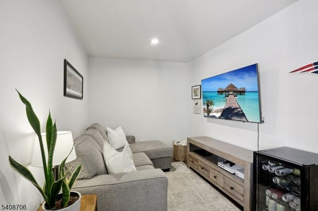 3 Limestone Blvd, Washington Twp., NJ 07882