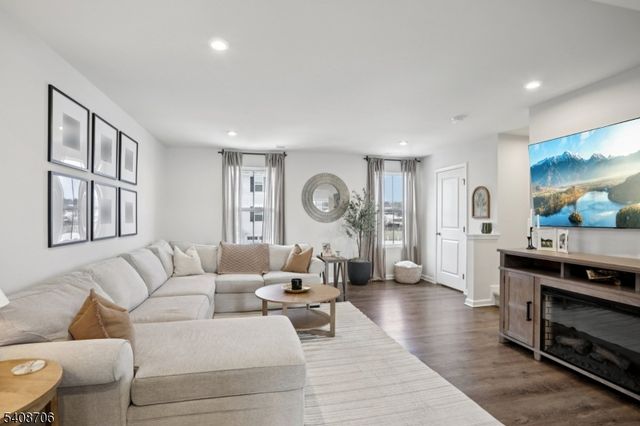 3 Limestone Blvd, Washington Twp., NJ 07882