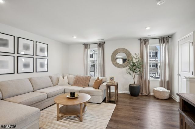 3 Limestone Blvd, Washington Twp., NJ 07882