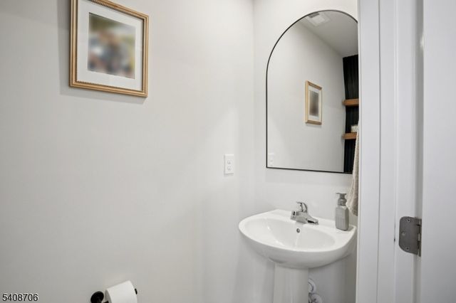 3 Limestone Blvd, Washington Twp., NJ 07882