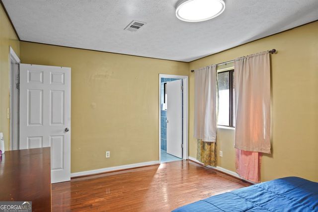 884 Forest Path, Stone Mountain, GA 30088