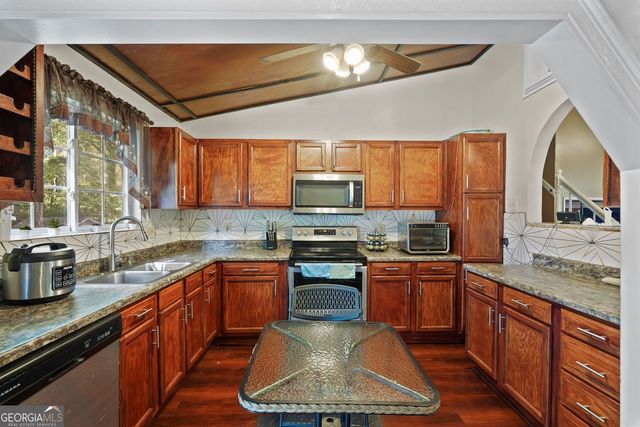 884 Forest Path, Stone Mountain, GA 30088