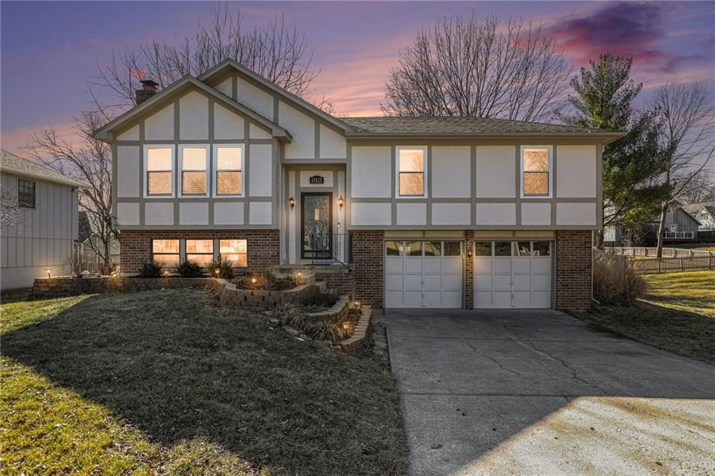 15113 W 91st Place, Lenexa, KS 66219