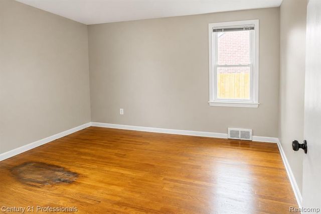 11377 Fenton, Redford, MI 48239