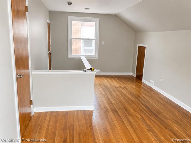 11377 Fenton, Redford, MI 48239