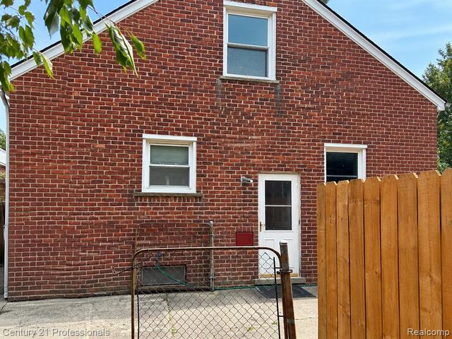 11377 Fenton, Redford, MI 48239