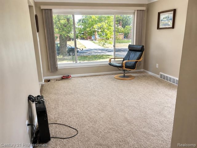 11377 Fenton, Redford, MI 48239