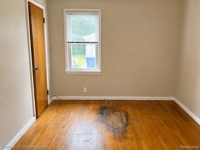 11377 Fenton, Redford, MI 48239
