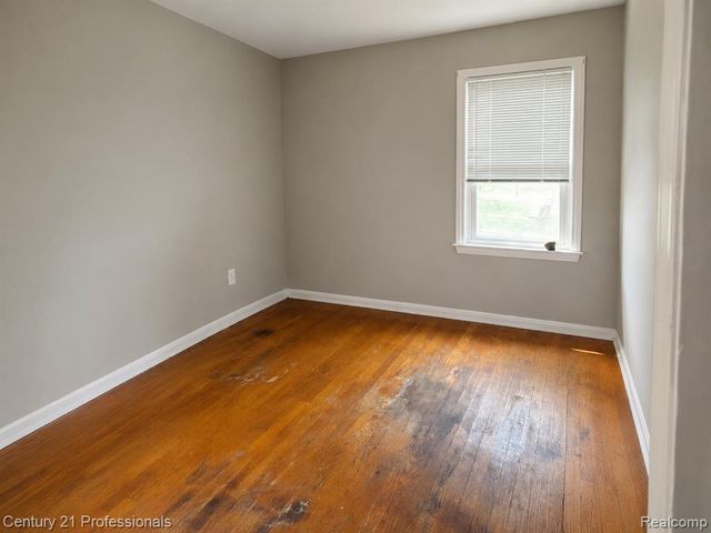 11377 Fenton, Redford, MI 48239