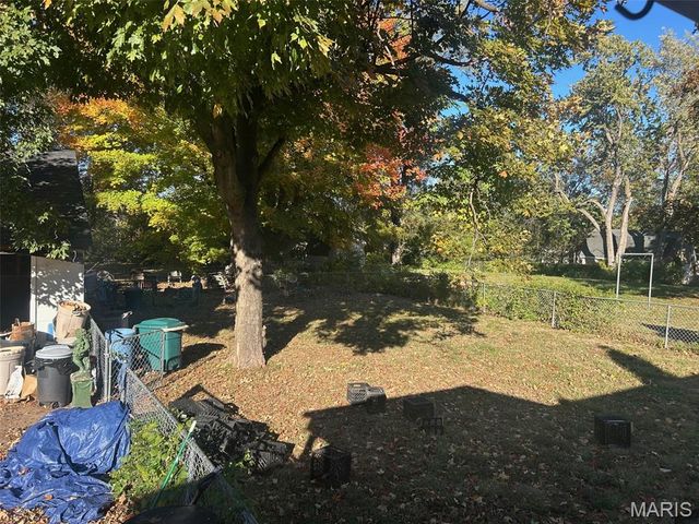 21 Jean Drive, Florissant, MO 63031