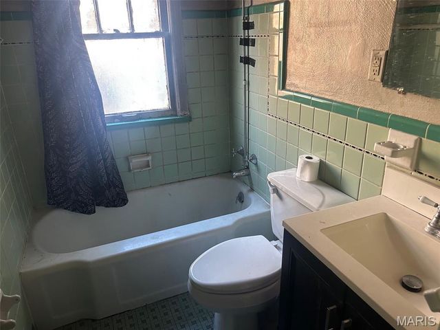 21 Jean Drive, Florissant, MO 63031