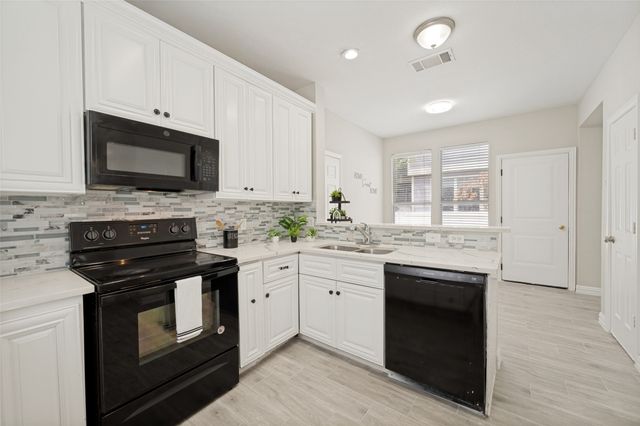 9822 Walnut Hill Drive, Providence Village, TX 76227