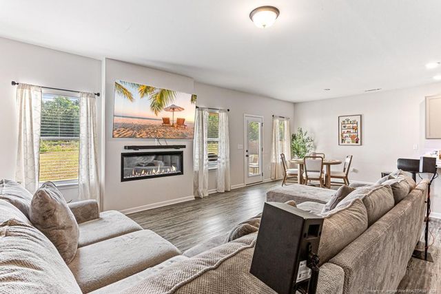 1622 Old Barn Road, Fayetteville, NC 28312